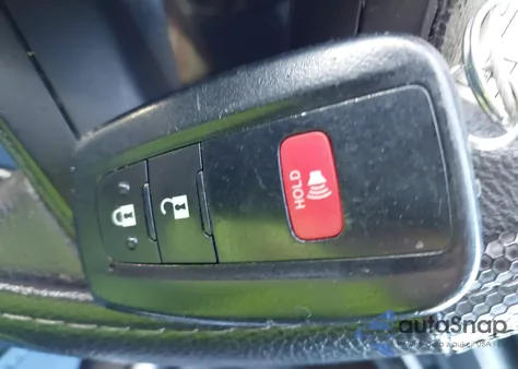 2020 Toyota Rav4 Xle z USA, uszkodzony, nr VIN 2T3W1RFVXLC042353